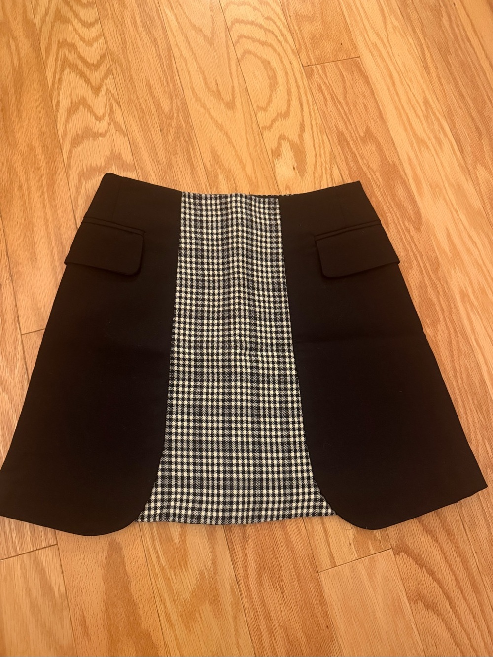 Pinkyotto Black Mini Skirt with Black-and-White Check Panel